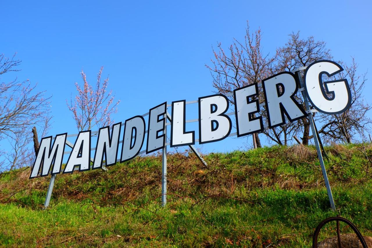 Le Mandelberg Hotel Mittelwihr